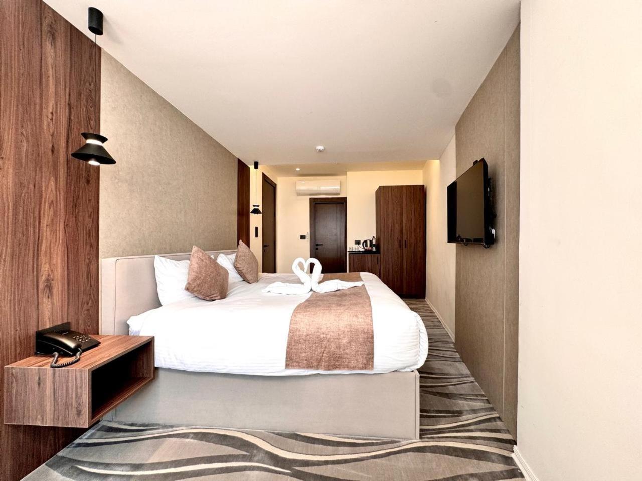 New Merryland Hotel Аман Екстериор снимка