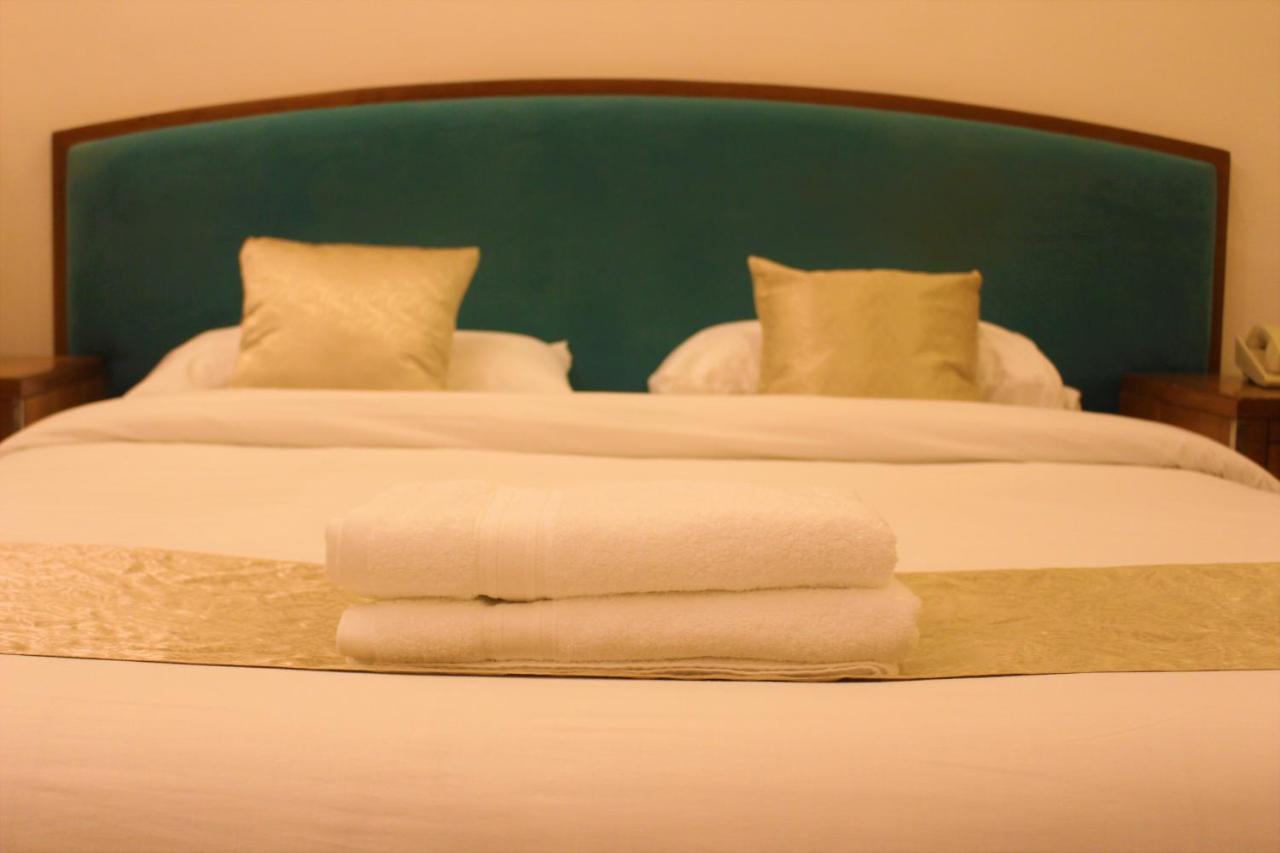 New Merryland Hotel Аман Екстериор снимка