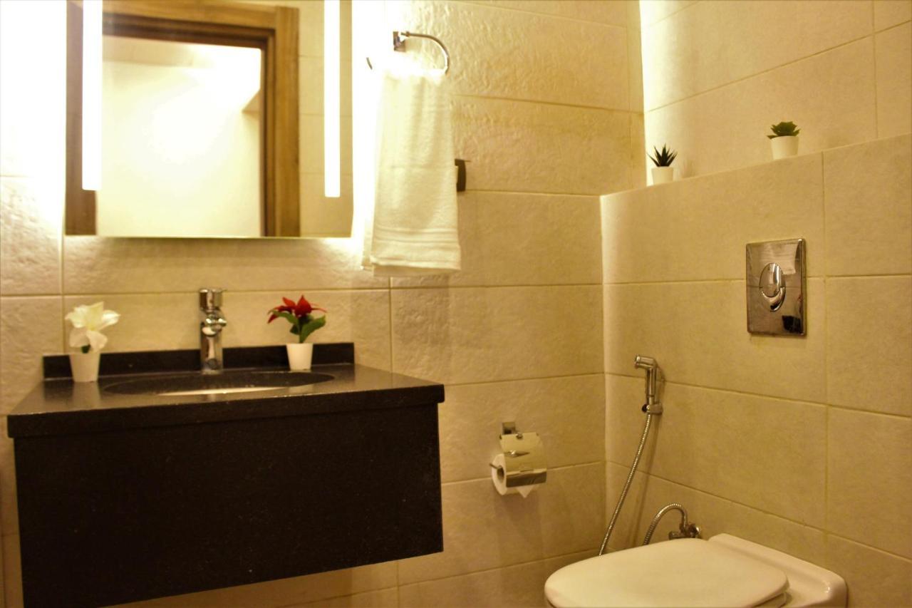 New Merryland Hotel Аман Екстериор снимка